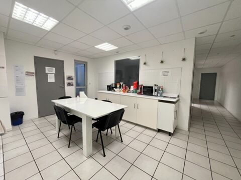   LOCAL BUREAU D'ACTIVITÉ 185 M2 LUNEL CENTRE 