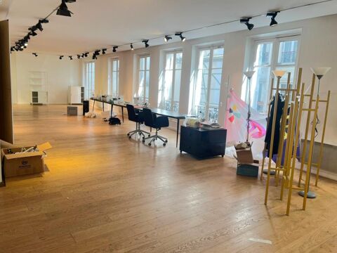 Bureaux &agrave; louer en plein coeur du Marais 14643 75004 Paris