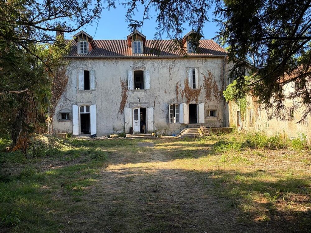 PLAISANCE du GERS proche(32): ANCIENNE PROPRIETE BOURGEOISE avec dépendances, bois, petit etang, 2 hectares,CALME, sans vis à vi