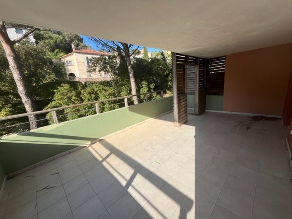 Vente Appartement Appartement à vendre 3 pièces proche mer & commercesST Raphael (83) A gay saint raphael