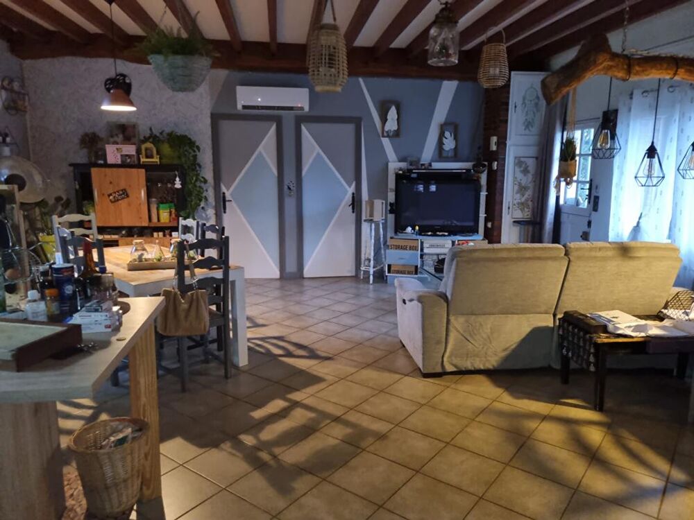 LONGERE avec cuisine équipée, 3 chambres