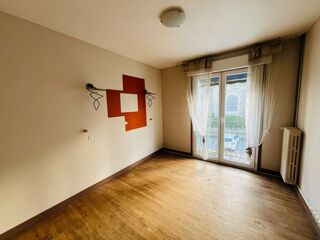  Immeuble � vendre 15 + pi�ces 300 m�