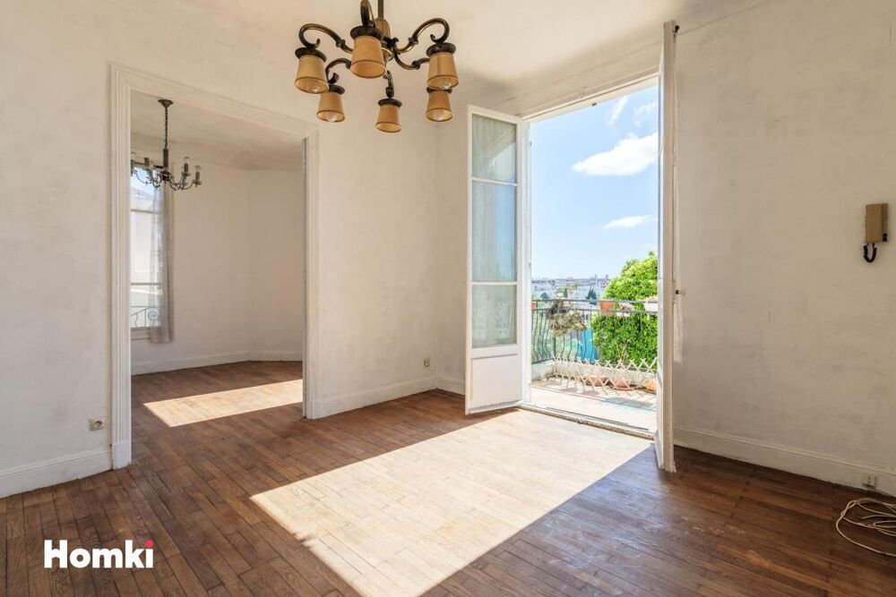 Cagnes-sur-Mer  Propriété de caractère denviron 300 m² sur terrain de 1346 m²  Fort potentiel