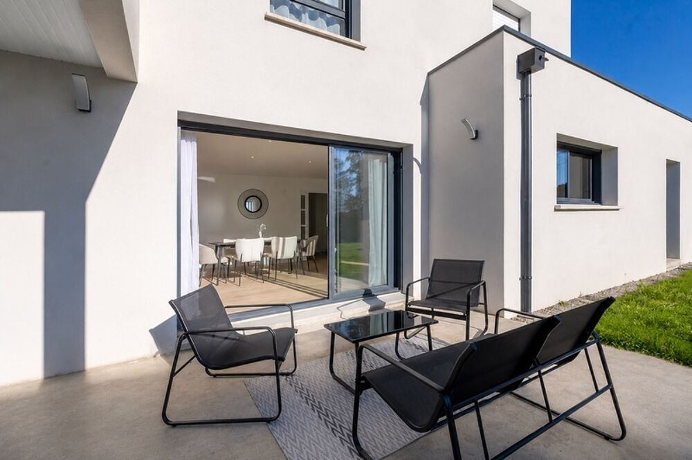 MAISON CONTEMPORAINE - 155 m² - SURZUR