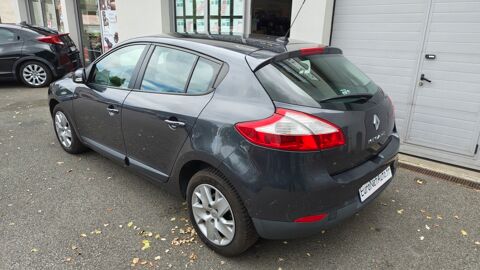 M&eacute;gane 1,6 L 110 CV EXPRESSION 5 PORTES 2012 occasion 91720 Maisse