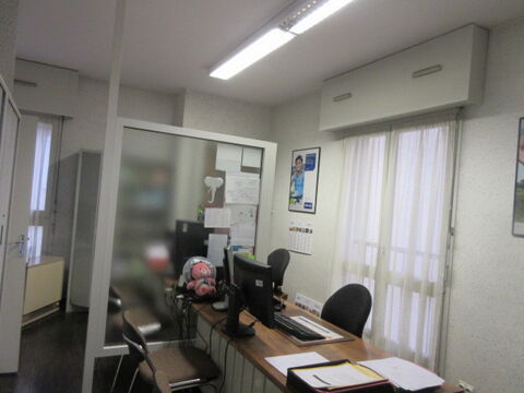 Rodez coeur de ville, local professionnel, 100 m² environ, avec 2 parkings et cave 1032 12000 Rodez