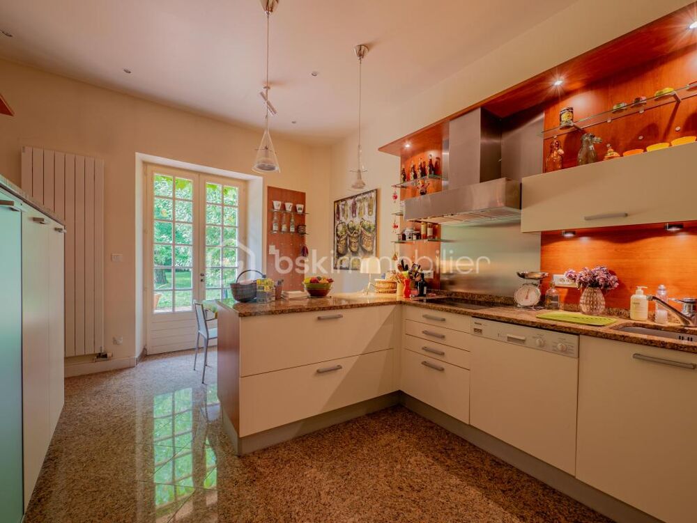 à vendre  Propriété/château Maillot (89100)