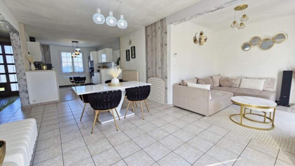 Noyant centre  Plain-pied 3 chambres, jardin sans vis-à-vis et garage de 35 m²