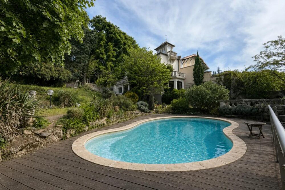 Vente Propriété/Château Propriété de caractère avec piscine, Crépieux-la-Pape Rillieux la pape