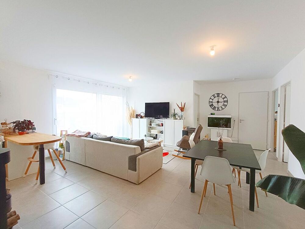 Maison Quartier Fontrable Château Larcher, collé à Vivonne 5 pièces 87.23 m2