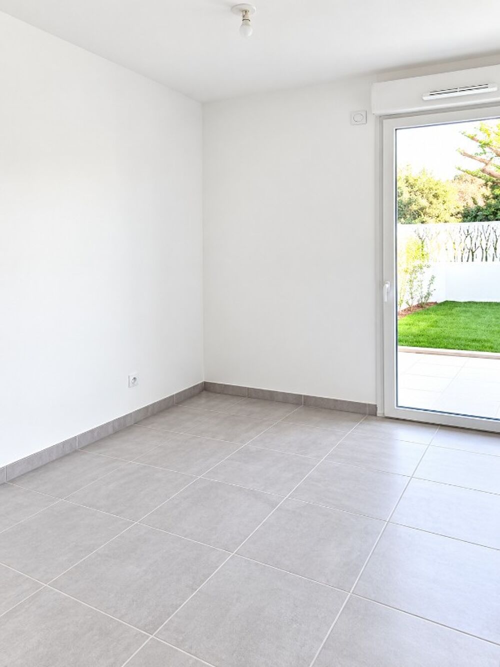 Location Appartement T2 avec terrasse, jardin et garage à MARSEILLE Marseille 9