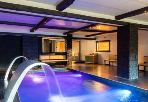   Chalet de luxe 12 pi�ces TIGNES (73) skis aux pieds , 400 m2 enti�rement am�nag� et d�cor� Chalet - 12 pi�ce(s) - 424 m�