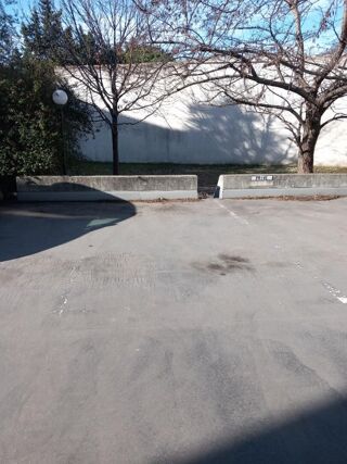  Parking / Garage  louer 1 pice 