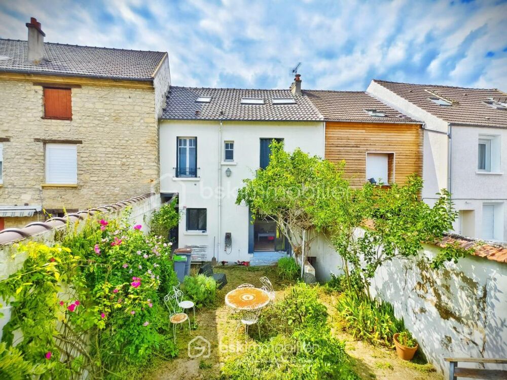 Vente Maison Coup de cœur pour cette maison de ville au charme d'antan et sa dépendance indépendante Carrieres sous poissy