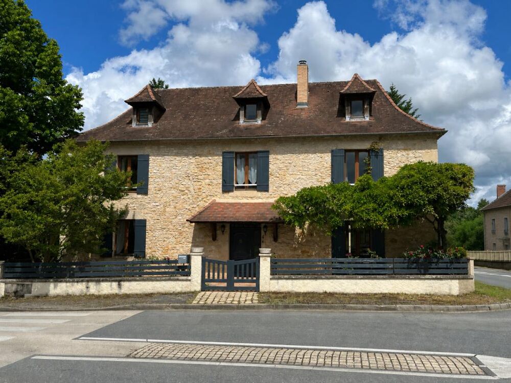 Maison en pierre 215 m2 / 5 chambres / sous-sol / terrain 6000m²