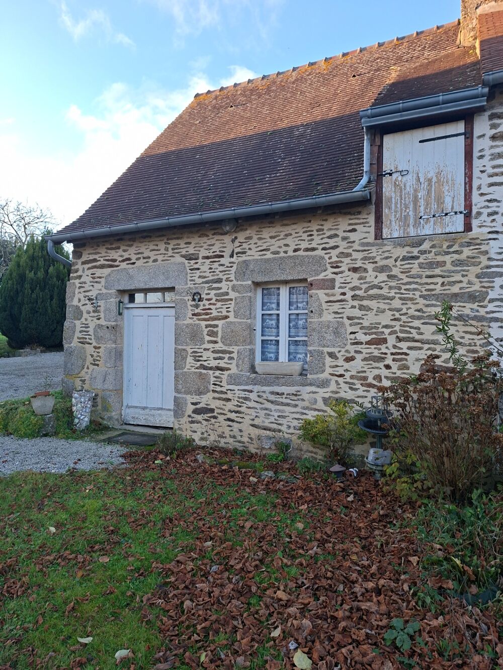 Longère + dépendance + grange, 3000m2 terrain clos, proche de ST CENERI LE GEREI & à 10 MIN ALENCON- Commerces et écoles à moins