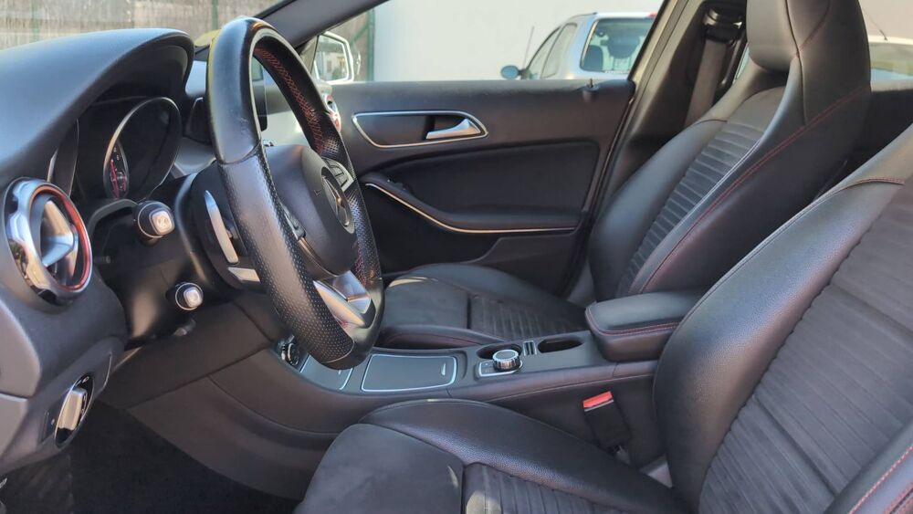 Classe GLA 200 d 136 7G-DCT Fascination - Automatique Toit ouvrant 2018 occasion 31200 Toulouse