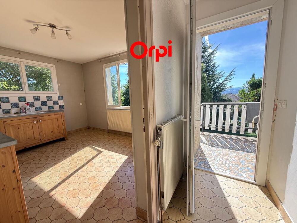 Maison avec fort potentiel, grande dépendance et terrain de 1 475 m²  Bévenais
