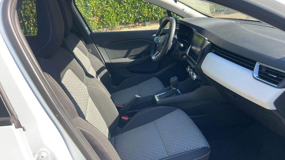 Clio V 1.6 E-Tech 145 Hybrid EDC Evolution 2023 occasion 77184 Emerainville