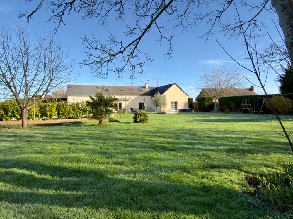 CHOUZE SUR LOIRE, Maison tuffeau 4 chambres avec vie de plain-pied sur jardin arboré clos