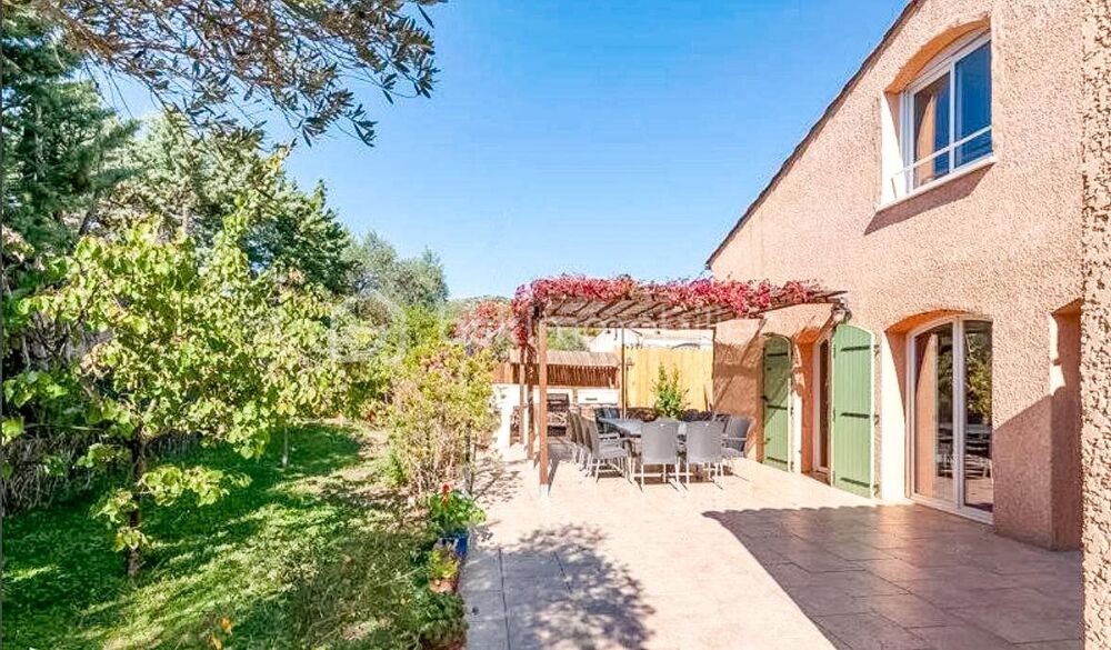 Villa 10 pièce 225 m² avec piscine