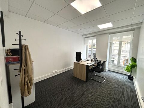 A proximit&eacute; de Franklin D Roosevelt, &agrave; louer, bureaux 53m&sup2; 2682 75008 Paris