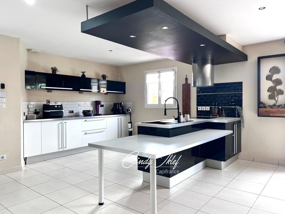 Vente Maison Marignane, Quartier Les Beugons: Maison T4 de 97 m2, de plain-pied et exposée Sud, avec jardin, piscine et un garage de 16 m2 Marignane