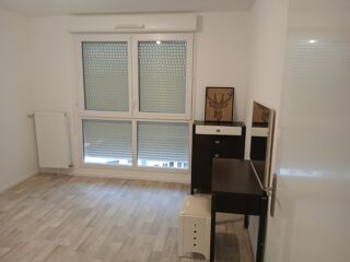  Appartement à louer 3 pièces 72 m²