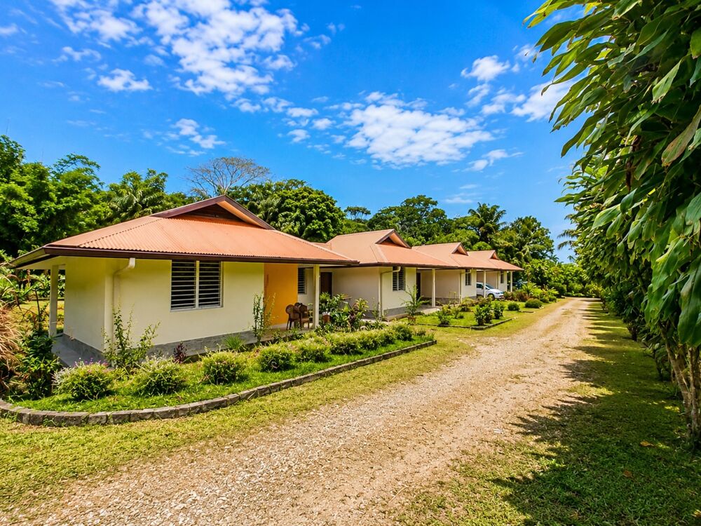Vente Immeuble Immeuble à vendre MATOURY (973) INVESTISSEMENT LOCATIF – ENSEMBLE DE 4 MAISONS T2 Matoury
