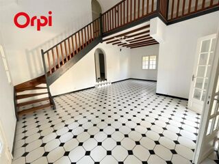  Villa à louer 5 pièces 160 m²