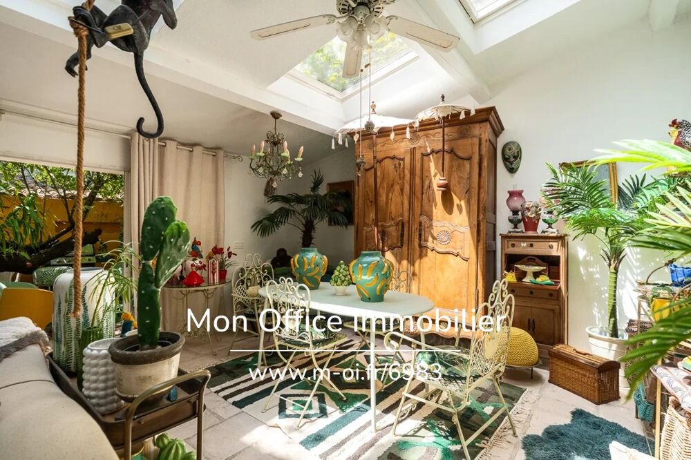Référence : 6983-PEL - Authentique maison bourgeoise à réinventer en plein coeur de ville sud Lubéron