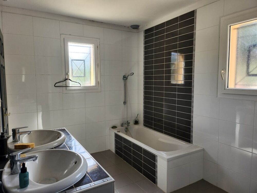 Vente Maison Maison de plain-pied avec piscine sur Montignac-Lascaux Montignac lascaux