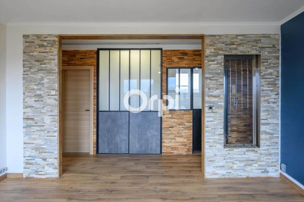 Appartement T3 refait à neuf avec balcon et parking