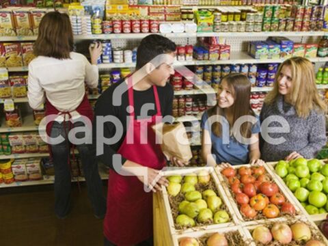 SAMOENS (74) Reprenez une &eacute;picerie bio rentable au cœur d'une station du Grand Massif 330000 74340 Samoens