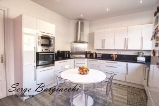  Maison � vendre 8 pi�ces 214 m�