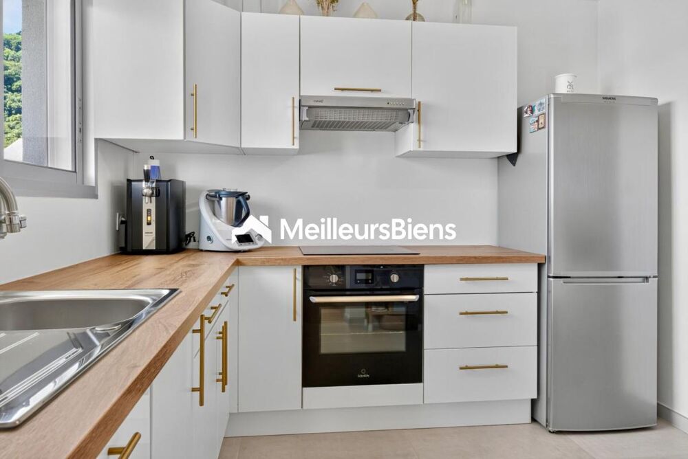 Vente Appartement Divonne-les-Bains  Superbe T4 familial rénové de 94 m² Divonne les bains