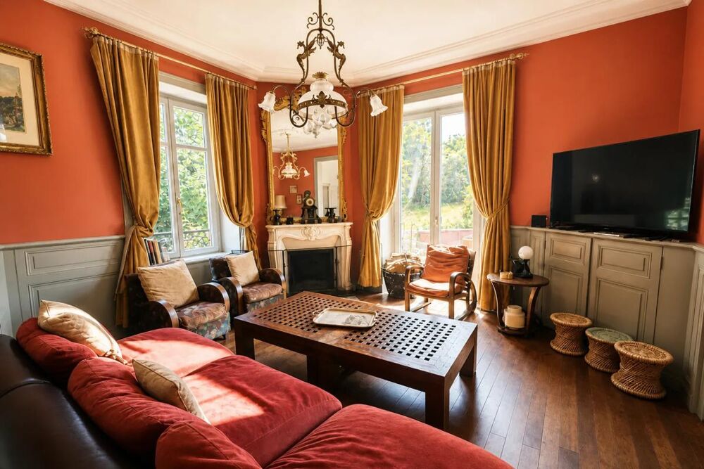 Maison de 7 pièces de 222 m² à Flavignac