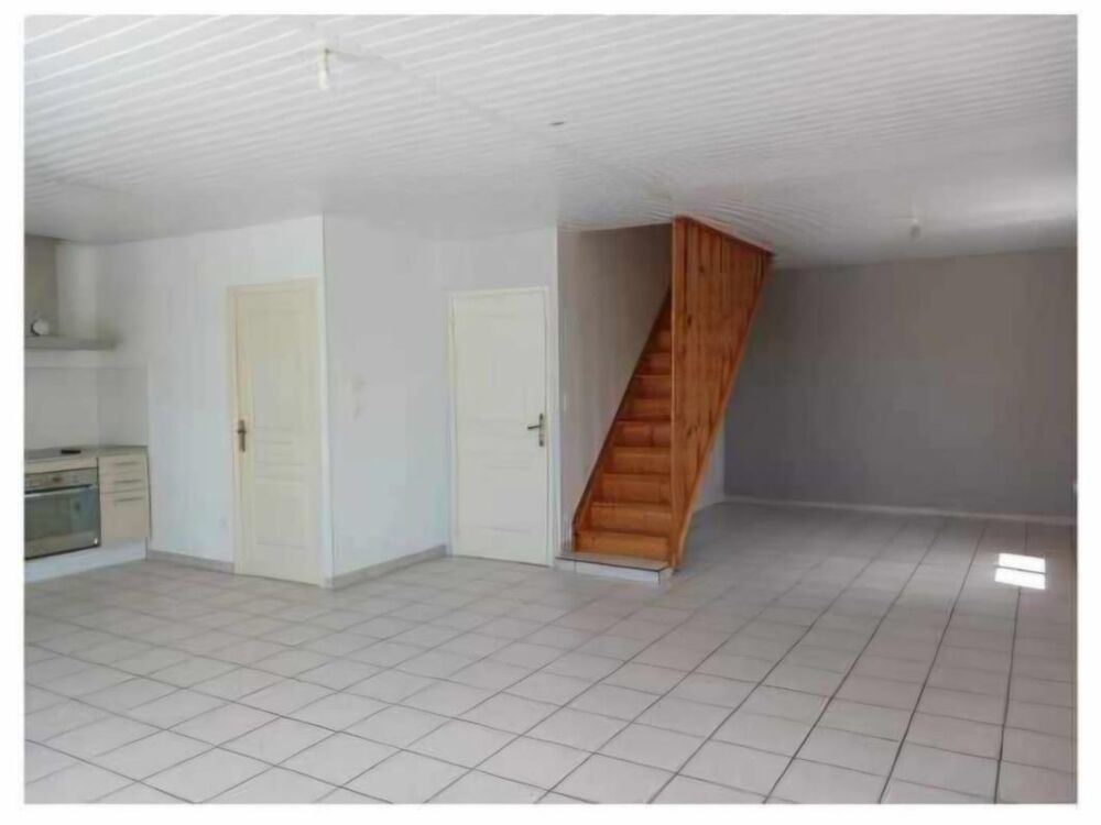 Location Maison MAISON 5 PIECES - 120 M² - ST PIERRE EYNAC Saint pierre eynac