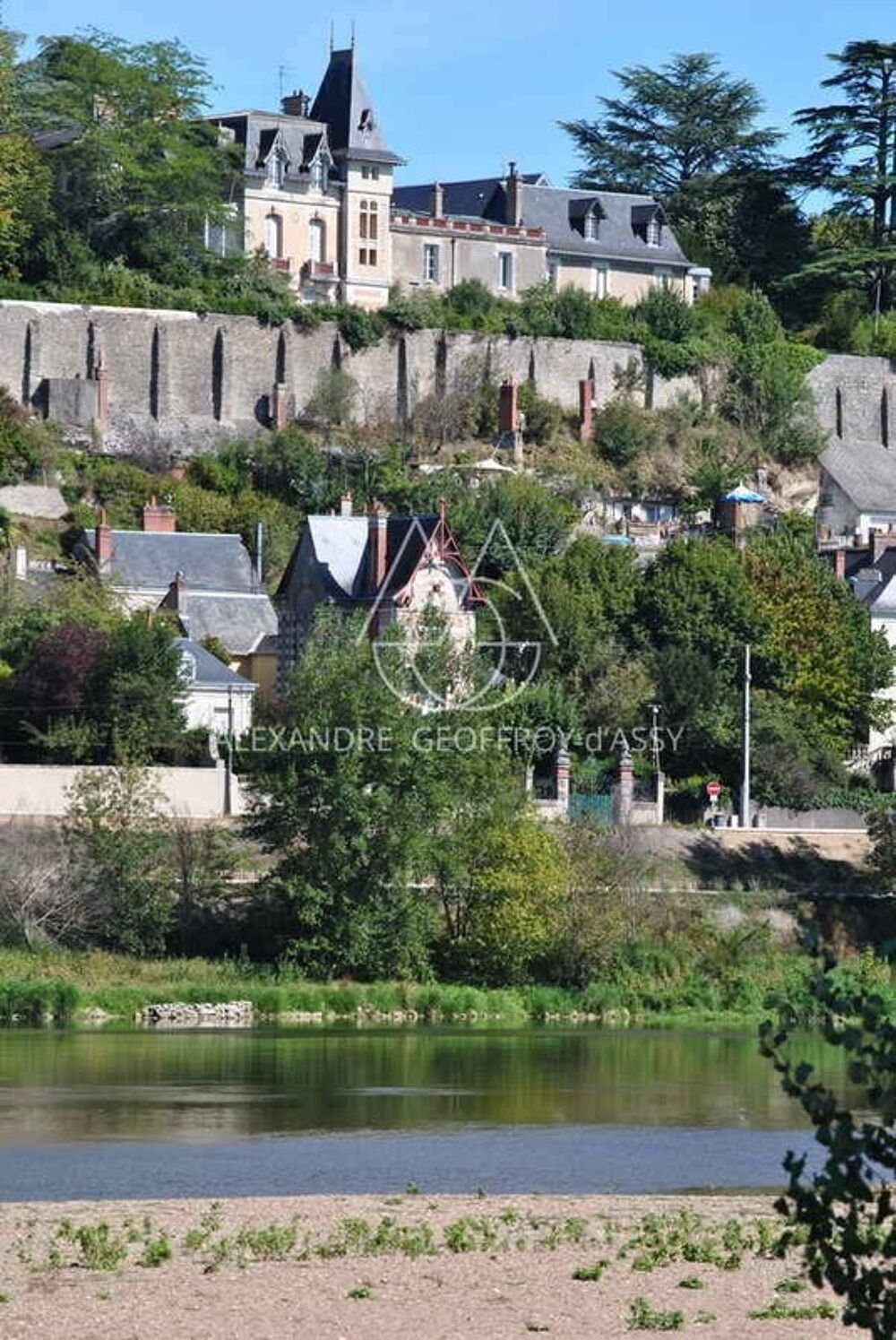 Vente Propriété/Château Château fin XIX eme surplombant la Loire avec une vue époustouflante. A rénover Tours