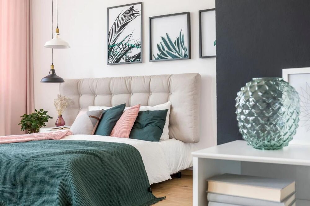 **EMPLACEMENT PREMIUM à 300m RER T5 240m² avec JARDIN + PARKING**