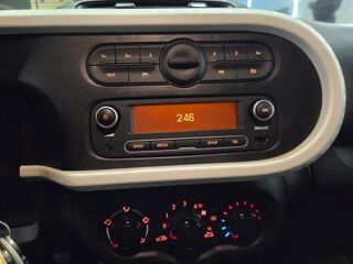 Twingo 1.0Sce 65cv life 2020 occasion 74330 Poisy