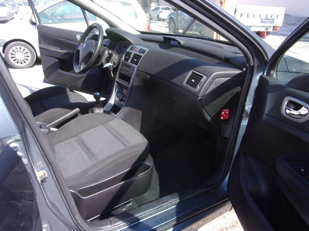 307 2,0 HDI XT 90CV 2004 occasion 13510 &Eacute;guilles