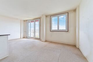 Vente Appartement Appartement à fort potentiel avec vue dégagée, parking et cave Paris 12