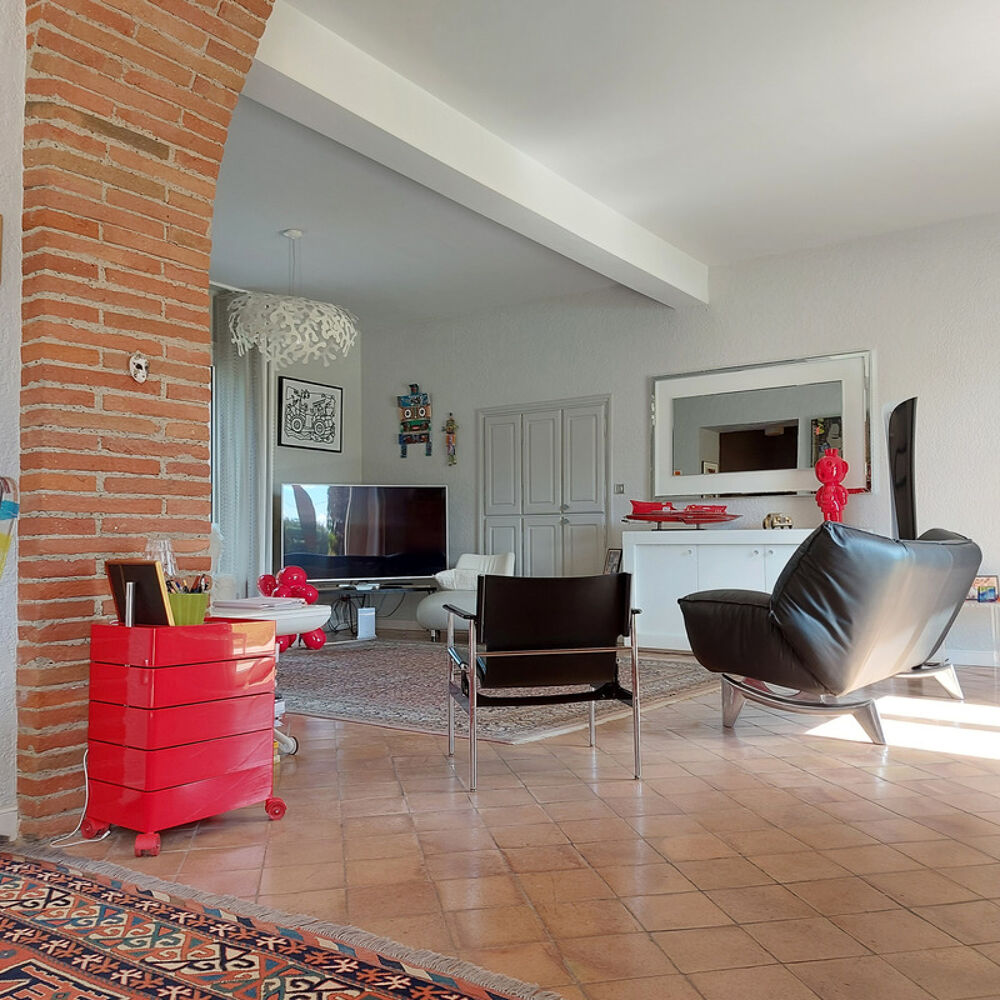Vente Maison Maison à vendre 13 pièces MONTAUBAN (82), salle de reception, parking, bureaux, cave, dépendances,  parc de 8000m2, 2 entrées in Montauban