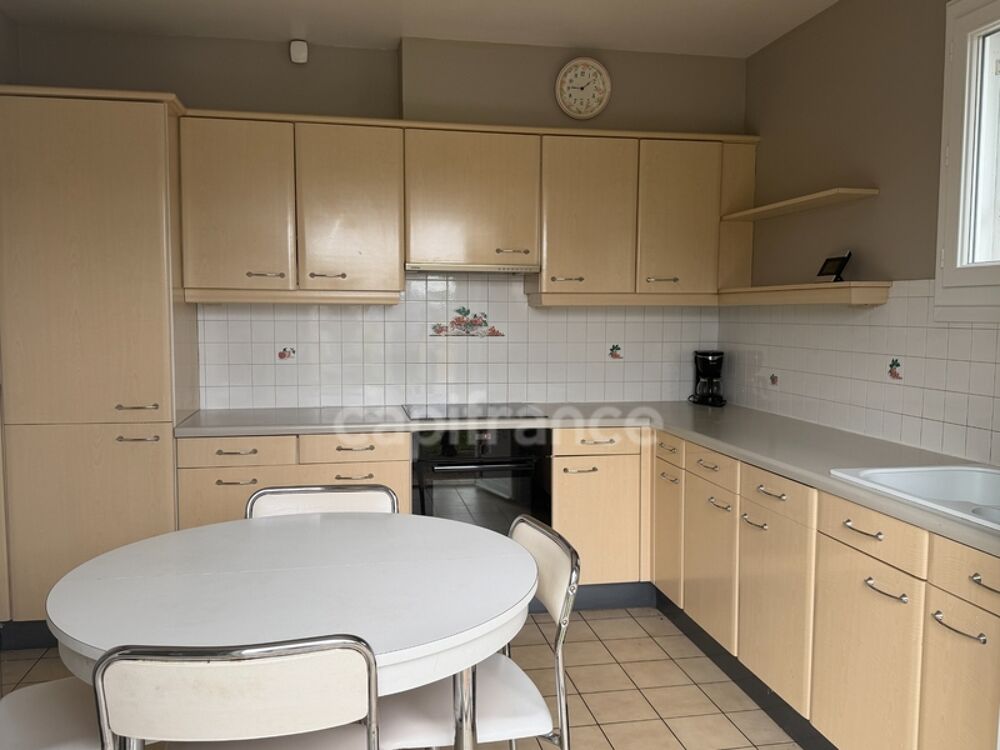 Maison à vendre 7 pièces APPOIGNY (89) de 119 m2 sur sous-sol 4 chambres plus bureau 3 Garages Cave Terrain
