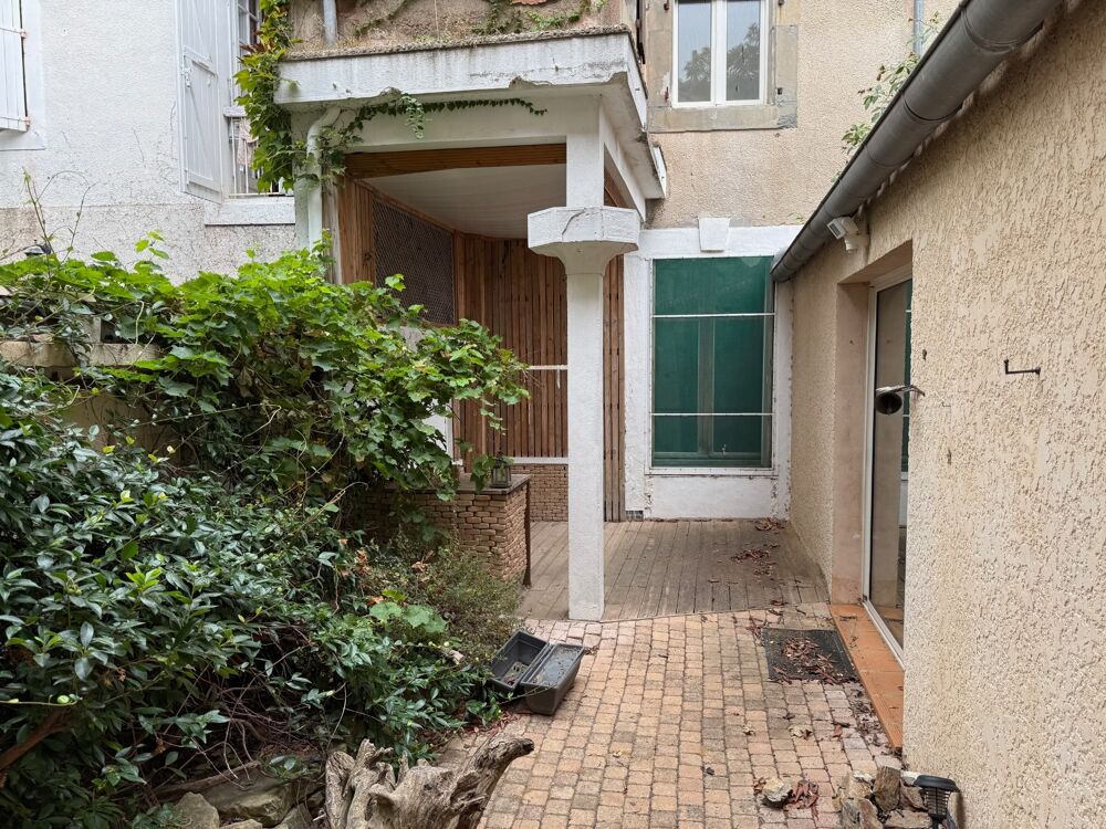 Demeure de caractère au coeur de Lézignan-Corbières avec patio privatif  217 m² habitables