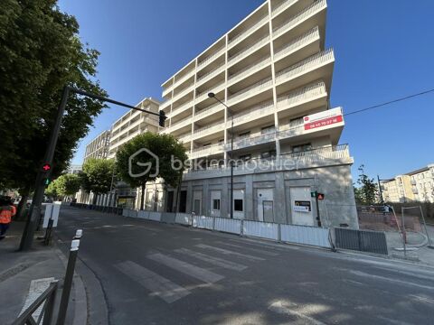 Local commercial de 94 m² à louer à Montreuil à Bld de la Boissière 4 min Métro La Dhuys 2208 93100 Montreuil