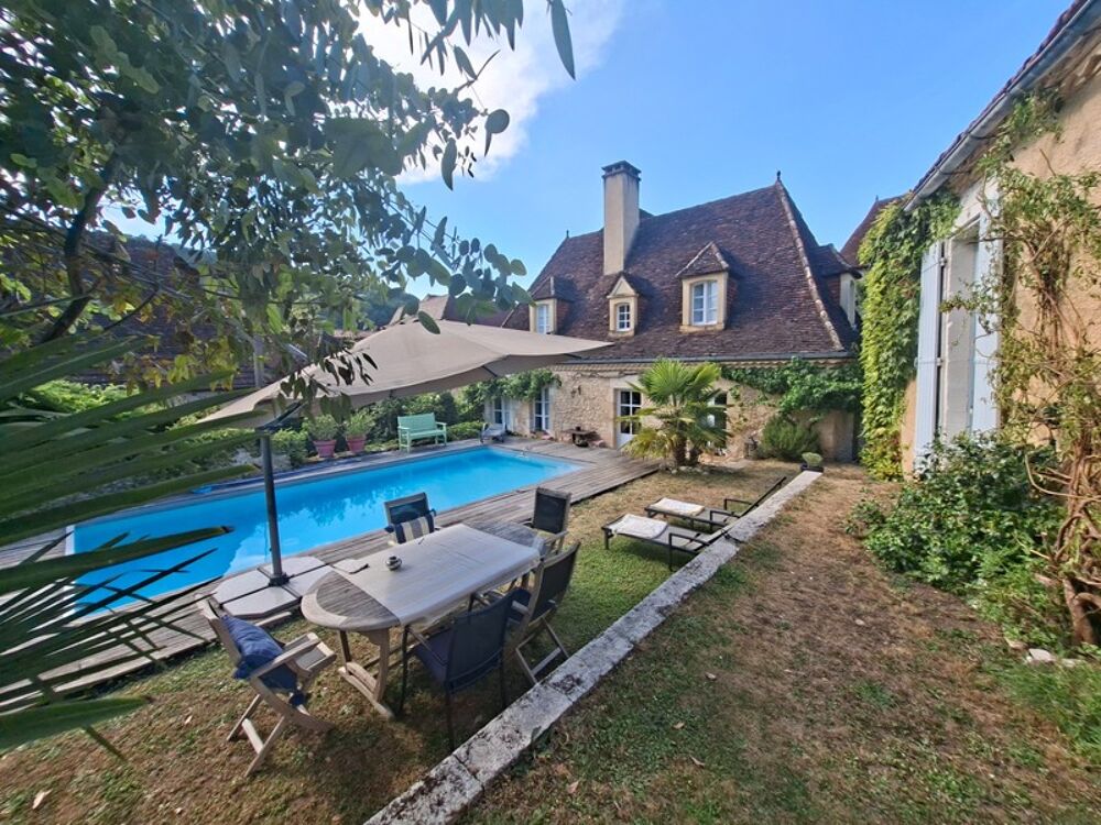 Maison de village en pierre - avec piscine - une annexe- au Bugue(24)