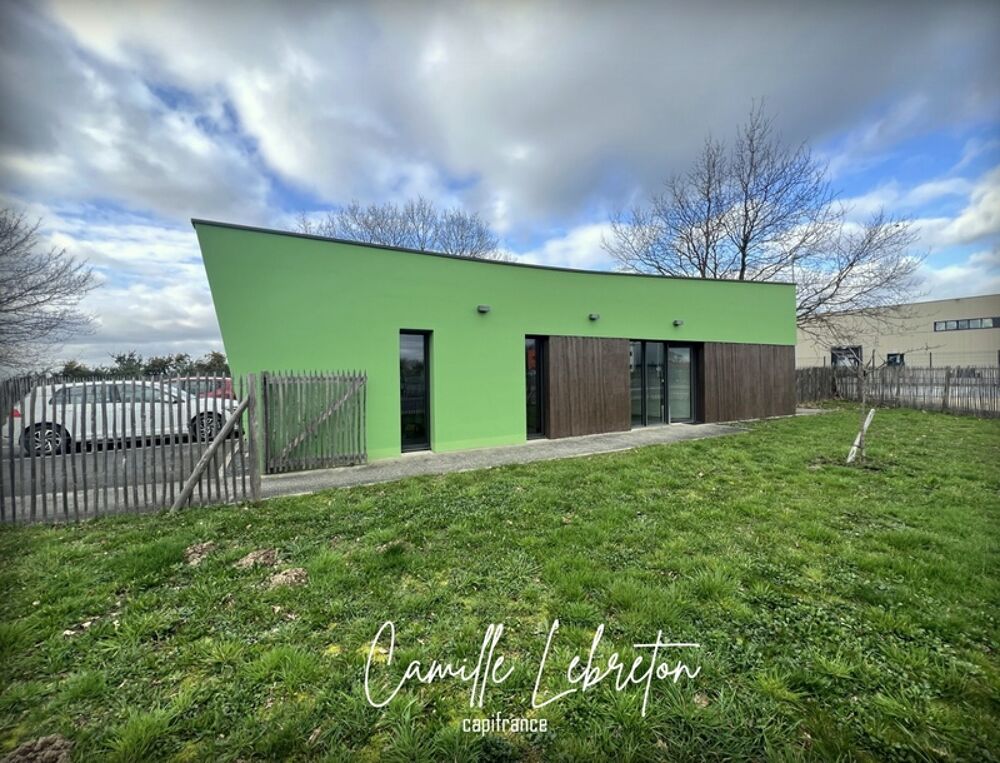   BUREAUX de 135m2  à louer VALLET (44) zone des Dorices - bâtiment professionnel récent en parfait état Vallet