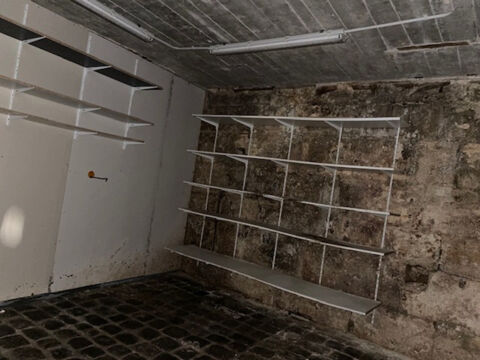 Local/bureau &agrave; vendre  (16) 8000 16000 Angouleme